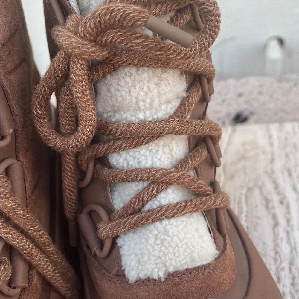 Sorel Women's Joan of Arctic Next Lite Tan Boots size 9